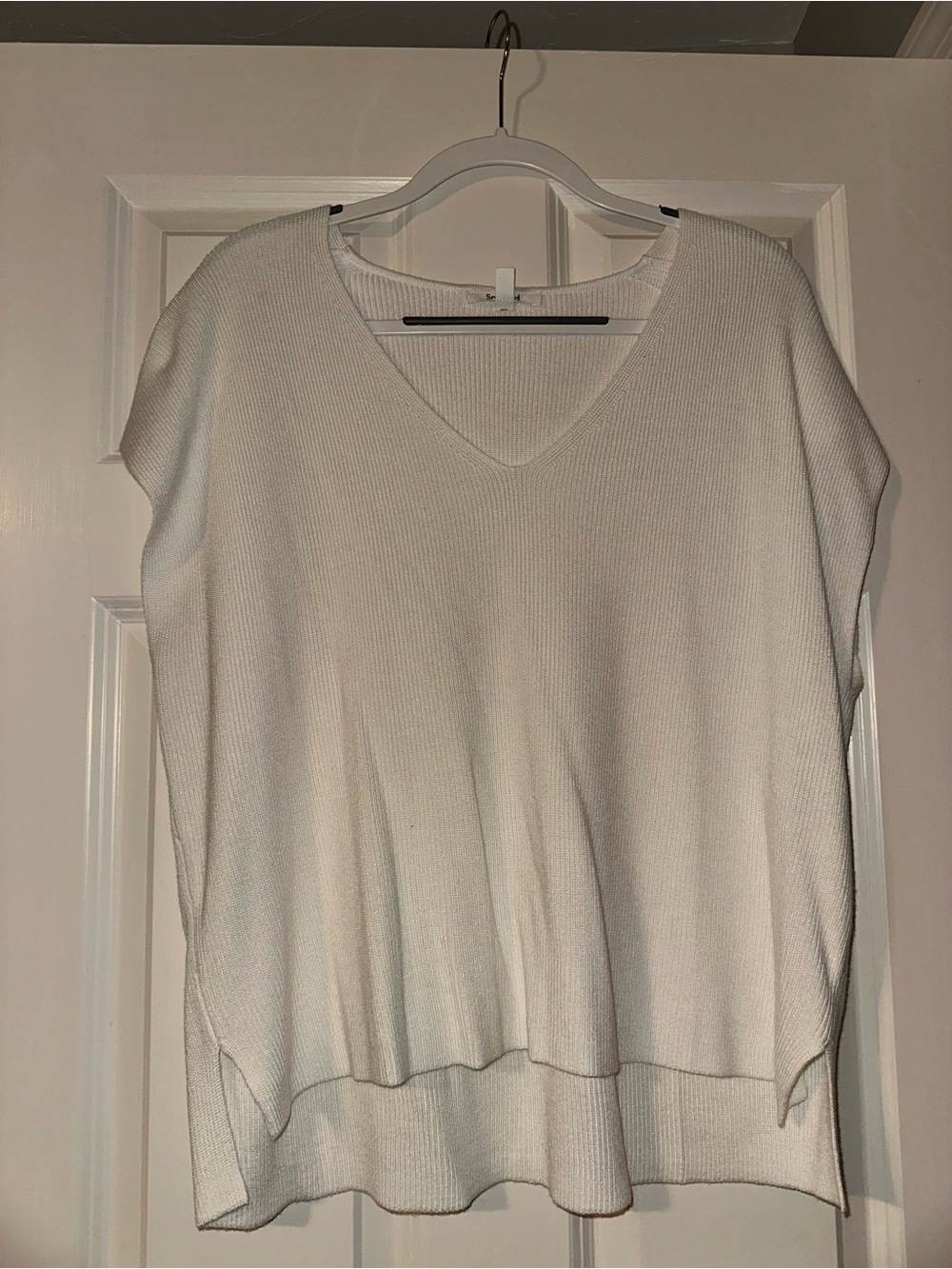 NWOT Splendid V-Neck Short Sleeve Knit Sweater Top - White